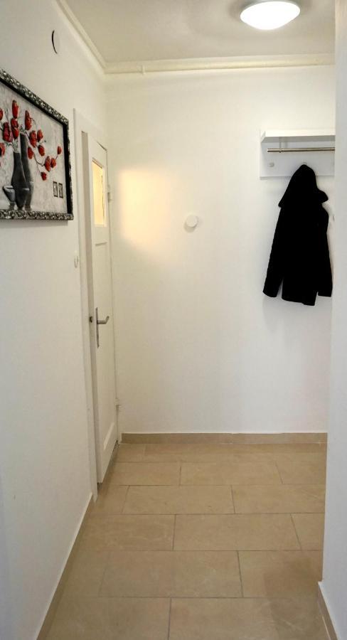 Alster Hamburg - Saniertes Und Mobliertes Apartment Mit Bad Und Kuche Dış mekan fotoğraf