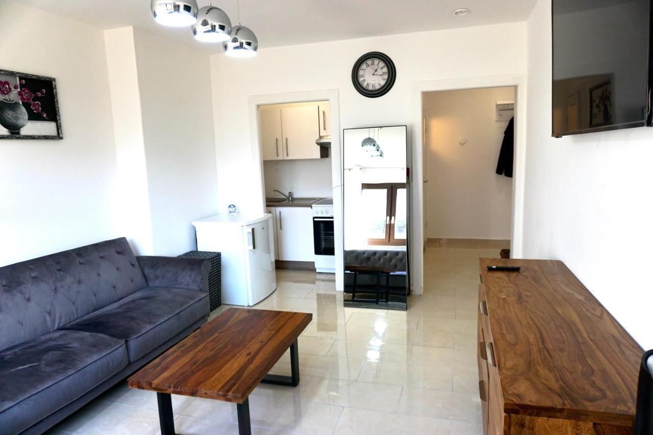 Alster Hamburg - Saniertes Und Mobliertes Apartment Mit Bad Und Kuche Dış mekan fotoğraf