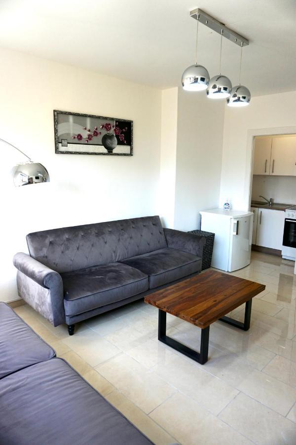 Alster Hamburg - Saniertes Und Mobliertes Apartment Mit Bad Und Kuche Dış mekan fotoğraf
