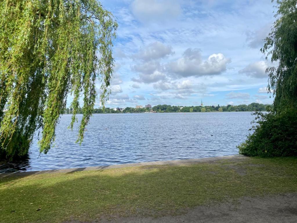 Alster Hamburg - Saniertes Und Mobliertes Apartment Mit Bad Und Kuche Dış mekan fotoğraf